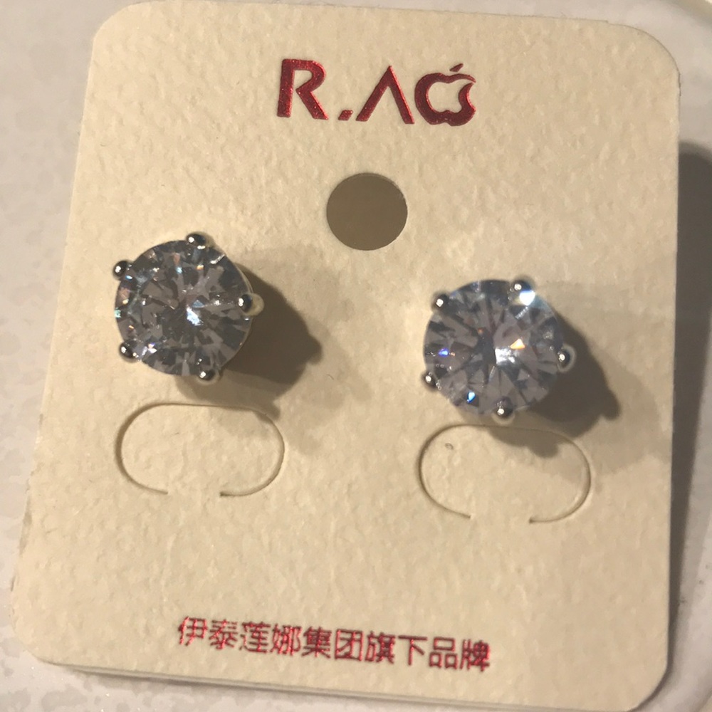Diamond studs